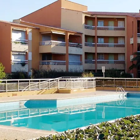 4 Pers Avec Terrasse, Clim Et Parking Au Lavandou - Fr-1-251-431