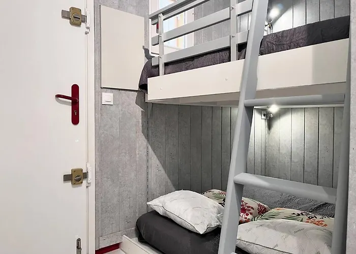 Apartman 4 Pers Avec Terrasse, Clim Et Parking Au Lavandou - Fr-1-251-431 Le Lavandou